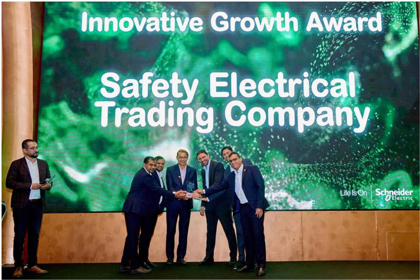 Safety Electrical Receives "Innovative Growth Award" from Schneider Electric